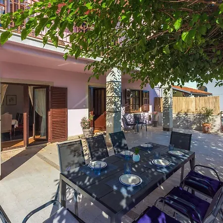 Ferienhaus House